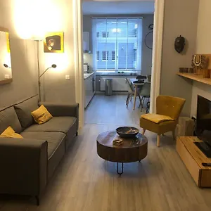  Appartement Claire Et Liege, Toute Une Histoire...